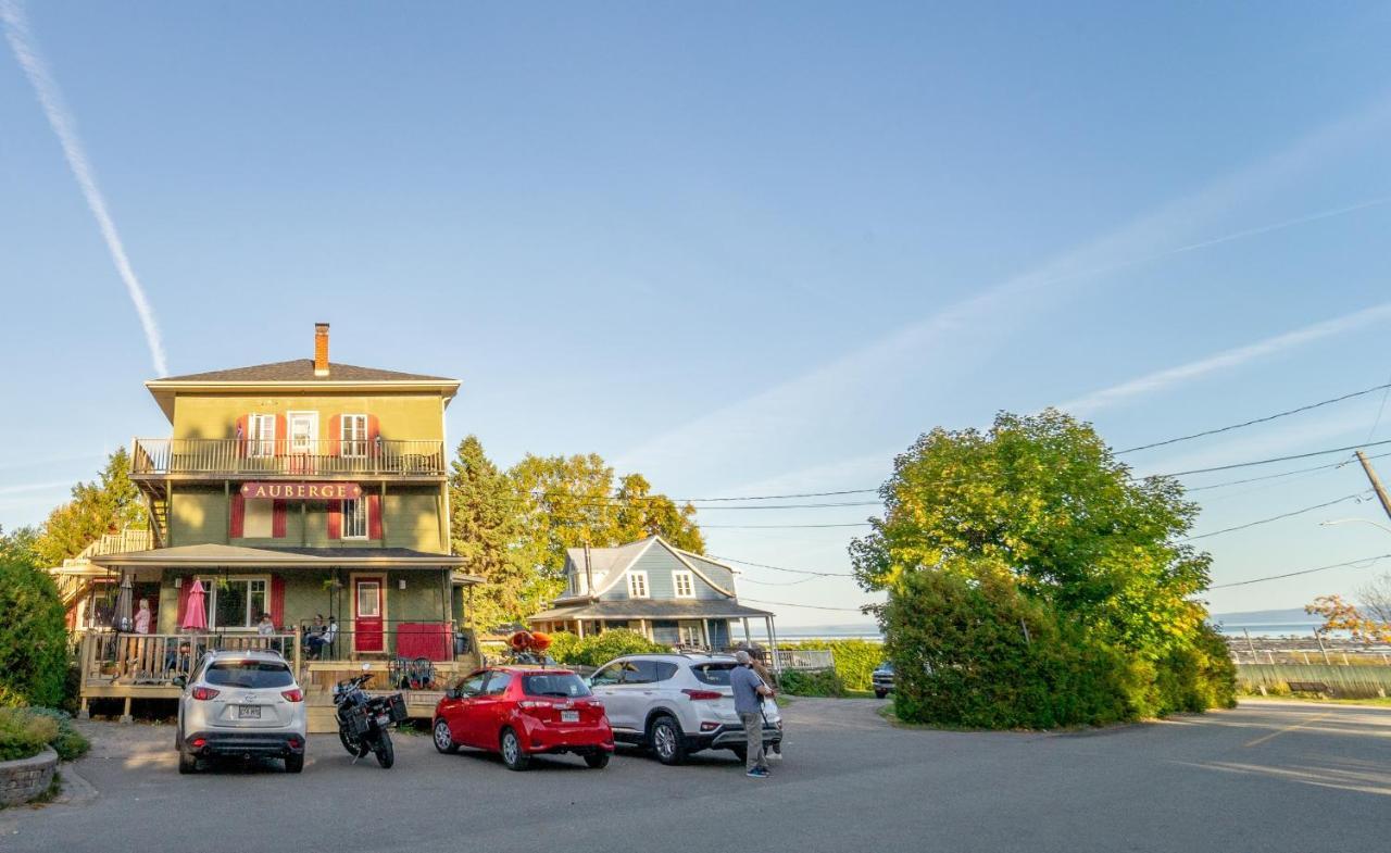 Auberge De La Rive De Charlevoix - Auberge De Jeunesse Familiale Pour Voyageurs De Tous Ages Saint-Joseph-de-la-Rive Exteriör bild